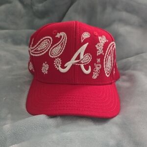 Atlanta Braves Red Paisley Embroidered Cap, Comfort Fit